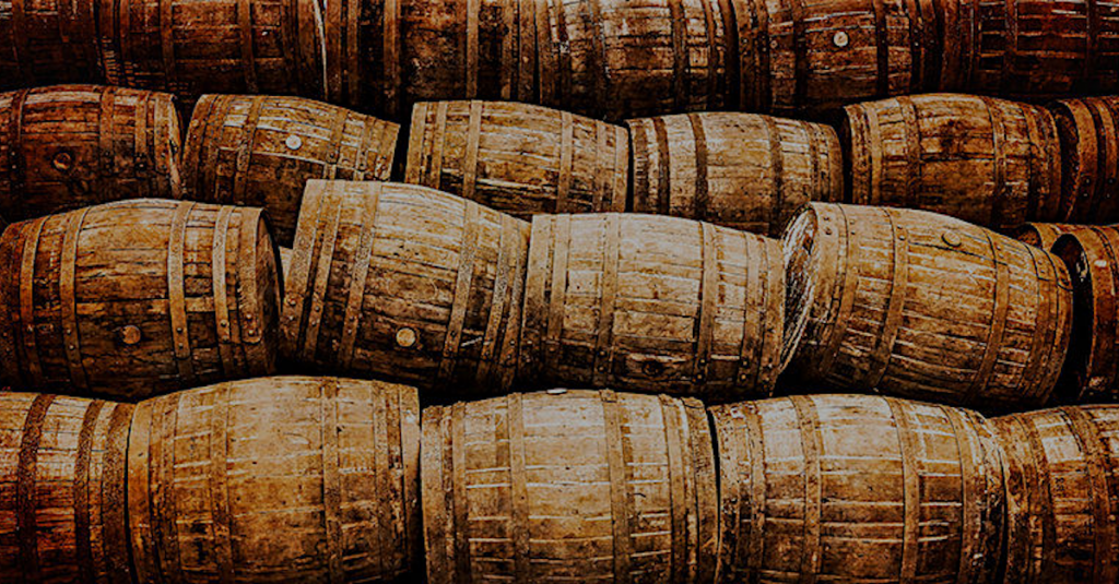 El mundo se mueve por tendencias, y en el sector de los destilados, no podía ser menos. La última de las modas que ha llegado al whisky es mezclar whisky escocés y bourbon.
